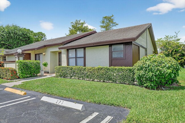 270 Beaver Dam Ct in Royal Palm Beach, FL - Building Photo - Building Photo