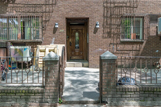 695 Bedford Avenue in Brooklyn, NY - Building Photo - Building Photo