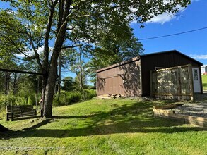 131 Ball Pond Rd in Thompson, PA - Building Photo - Building Photo