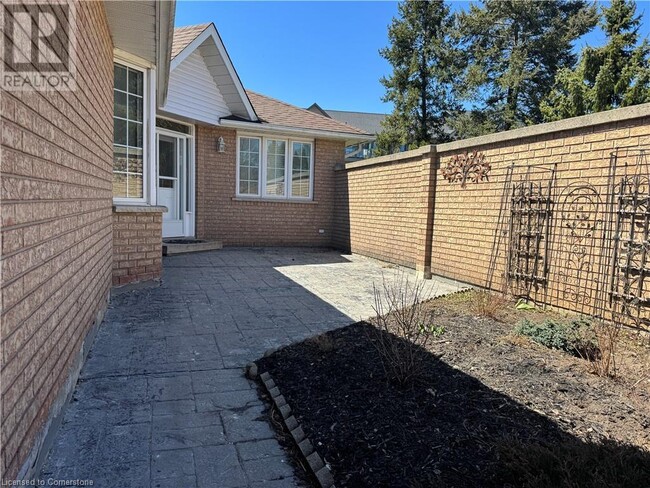 95 Beasley Crescent in Cambridge, ON - Building Photo - Building Photo