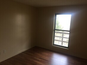 112 Robinwood Dr in Greenville, KY - Building Photo - Building Photo