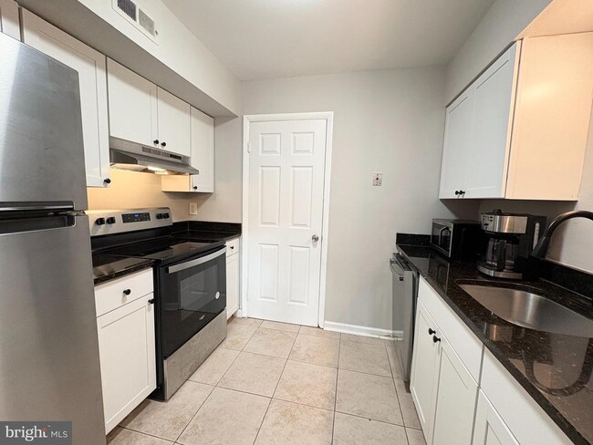 property at 3813 Segundo Pl
