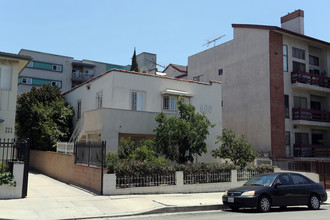 960 S Kingsley Dr in Los Angeles, CA - Building Photo - Primary Photo