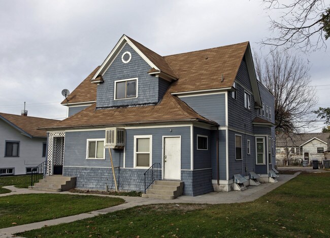811 E Belmont St in Caldwell, ID - Foto de edificio - Building Photo