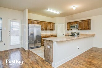 607 Canvas Ct in Lancaster, TX - Building Photo - Building Photo