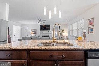 1041 Creekwood Cir in Madison, GA - Building Photo - Building Photo