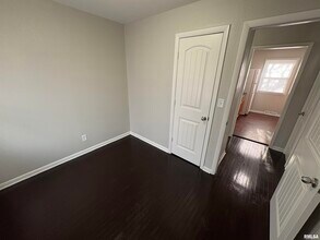 2324 W Gilbert Ave in Peoria, IL - Building Photo - Building Photo