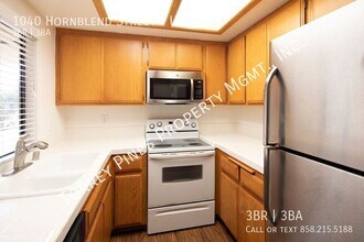 1040 Hornblend St in San Diego, CA - Building Photo - Building Photo