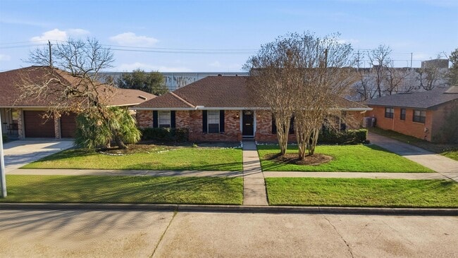 property at 2310 Droxford Dr