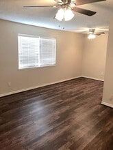 1006 S Houston Ave in Livingston, TX - Building Photo - Building Photo