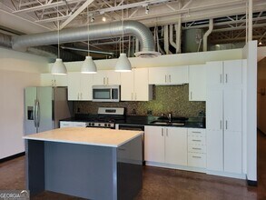 5200 Peachtree Rd in Chamblee, GA - Building Photo - Building Photo