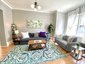 1120 W Barry Ave in Chicago, IL - Building Photo