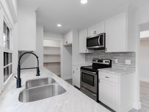 7117 Chinaberry Rd in Dallas, TX - Building Photo - Building Photo