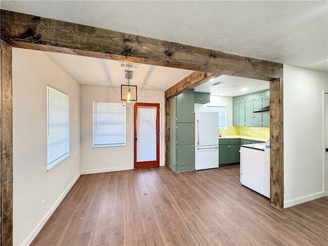 603 W Evans St in Hearne, TX - Foto de edificio - Building Photo