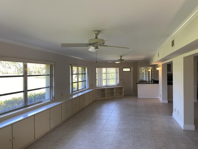 321 Villa Dr S in Atlantis, FL - Building Photo - Building Photo