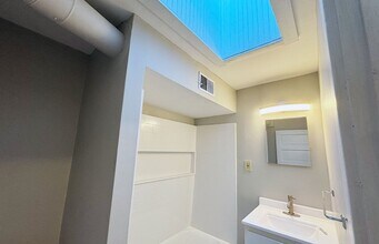 2831-2833 Glendora Ave in Cincinnati, OH - Building Photo - Building Photo