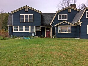 73 Air Park Rd in Shelburne, VT - Building Photo - Building Photo