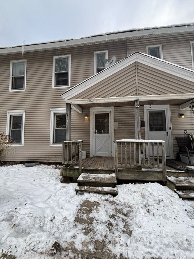 133-143-143 Beaver St in North Adams, MA - Building Photo - Building Photo