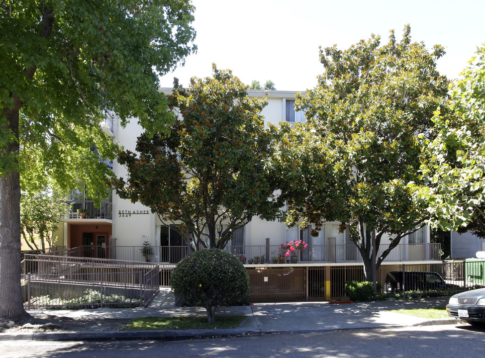 Beth Asher Apartments in Oakland, CA - Building Photo