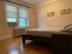 399 Washington St, Unit 4 in Brookline, MA - Building Photo - Building Photo