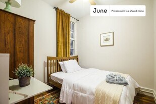 Room in Shared 5 bed/1 bath home in New York, NY - Building Photo