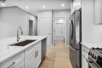 4622 N Ashland Ave, Unit 302 in Chicago, IL - Building Photo - Building Photo