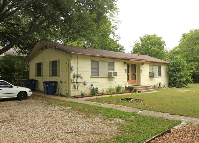 1007-1013 Romeria Dr in Austin, TX - Foto de edificio - Building Photo