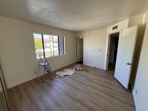 720 Orange Grove Ave, Unit three in Glendale, CA - Building Photo - Building Photo