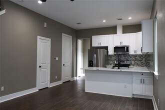 4422 Phlox St in Houston, TX - Building Photo - Building Photo