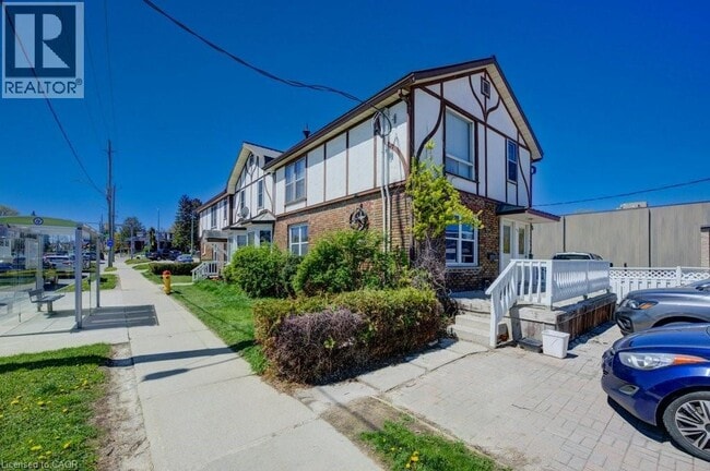 property at 208 Ottawa Street S