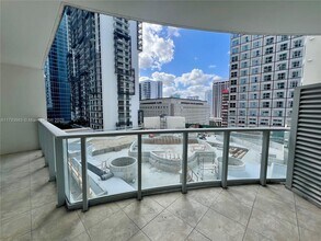300 S BISCAYNE, Unit 1405 in Miami, FL - Building Photo - Building Photo