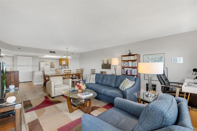 3200 Port Royale Dr N in Fort Lauderdale, FL - Building Photo - Building Photo