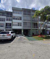 2771 Taft St in Hollywood, FL - Building Photo