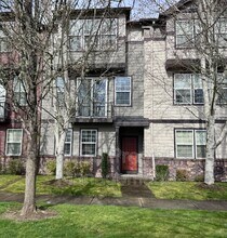 3491 SE Pepperwood Way in Hillsboro, OR - Building Photo - Building Photo