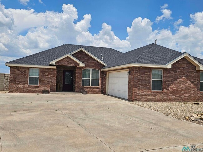 property at 2214 Boxwood Cir