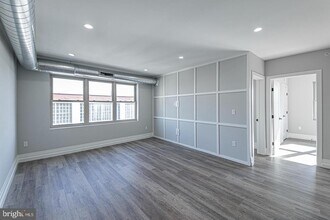 526 Brown St in Philadelphia, PA - Building Photo - Building Photo