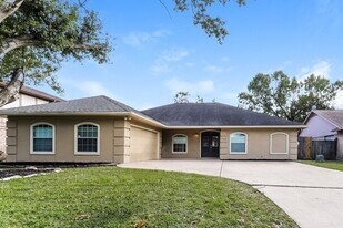 14215 Ella Lee Ln in Houston, TX - Building Photo