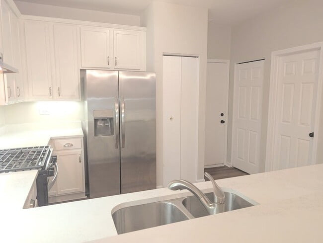 261 Springbrook Trail S, Unit 1 bedroom 0113 in Oswego, IL - Building Photo - Building Photo
