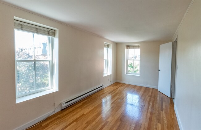 127 Warren Ave, Unit #3 in Boston, MA - Building Photo - Building Photo