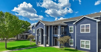 Champions Crossing in San Marcos, TX - Building Photo