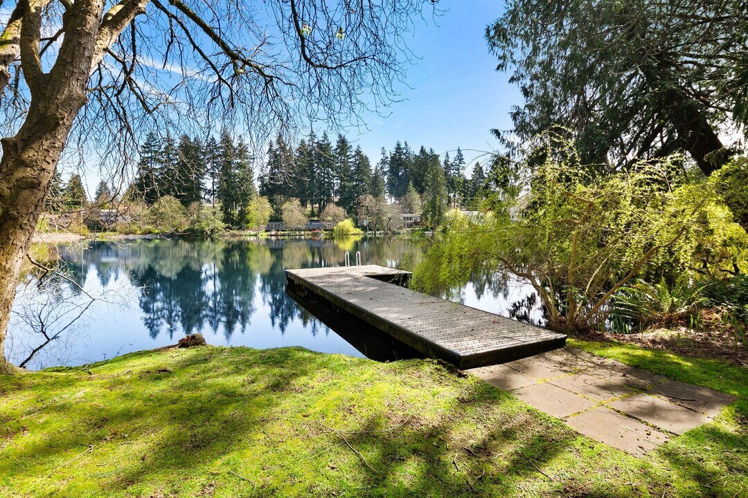 1132 N 198th St in Shoreline, WA - Building Photo