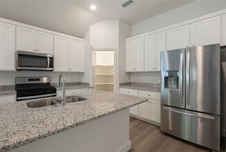 1816 Laurel St in Denton, TX - Foto de edificio - Building Photo