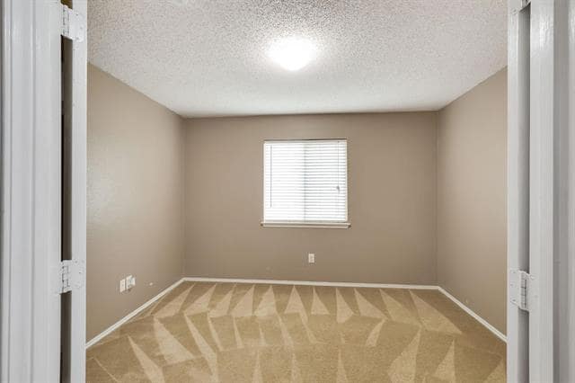 2416 Rolling Ridge Dr