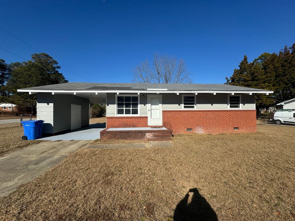 1074 Brenda Dr in Fayetteville, NC - Building Photo