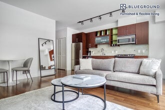 1520 Eastlake Ave E in Seattle, WA - Building Photo - Building Photo