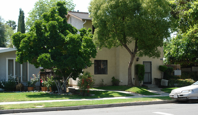 63-65 S Parkwood Ave in Pasadena, CA - Building Photo - Building Photo