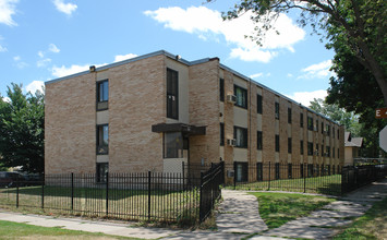 4001 Clinton Ave in Minneapolis, MN - Building Photo - Building Photo