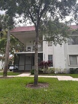 16206 Laurel Dr in Weston, FL - Building Photo