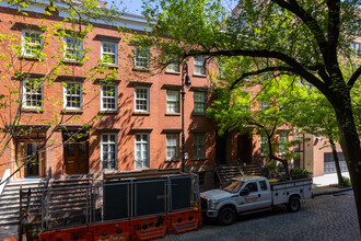 73 Jane St in New York, NY - Building Photo - Building Photo