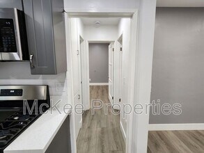 1660 Cable St in San Diego, CA - Building Photo - Building Photo